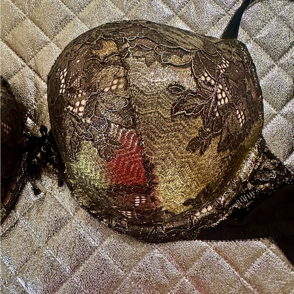 NWT Victoria Secret very sexy push up metallic foiled bra - Picture 4 of 11